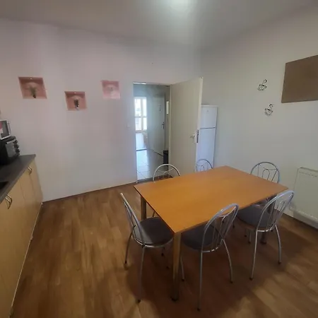 Vandrerhjem Danubius Szallo Komárno