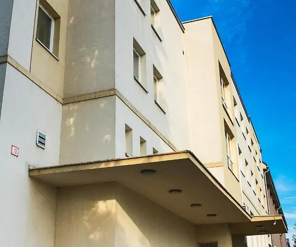 ホステル Danubius Szallo Komárno